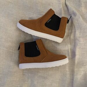 Never Worn Petit Felippe Boots
..